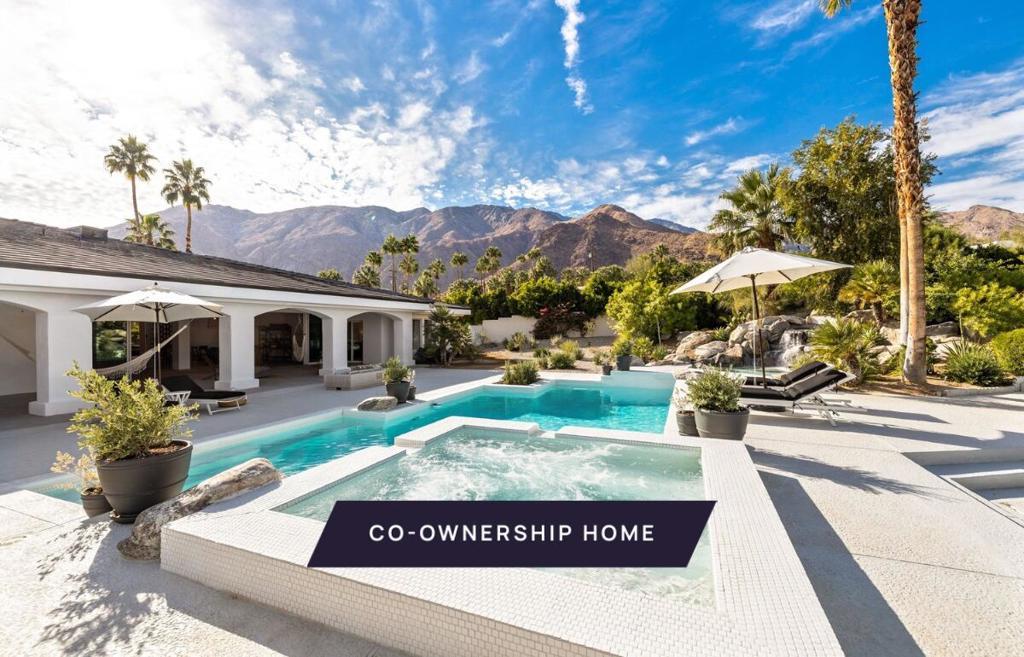 594 W Stevens Road, Palm Springs