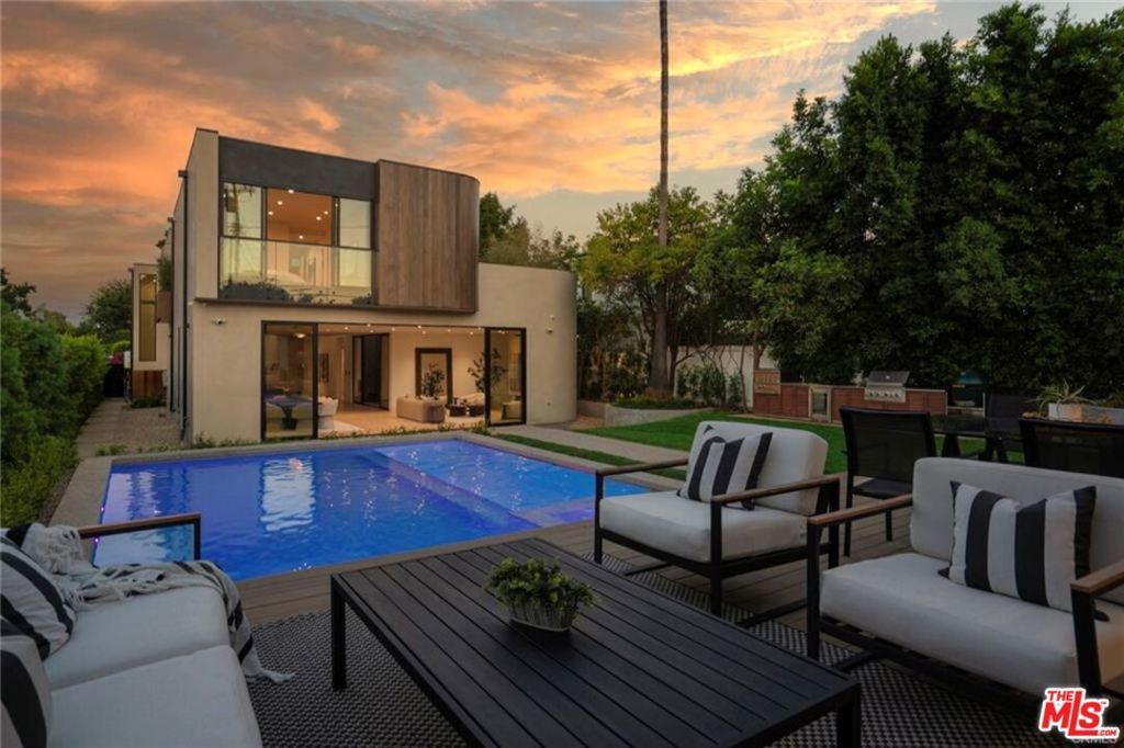 Photo of Listing #26656887