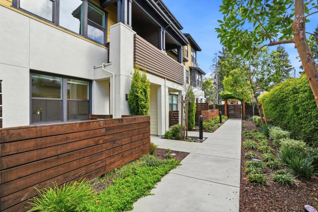 24 Avondale Avenue, Redwood City