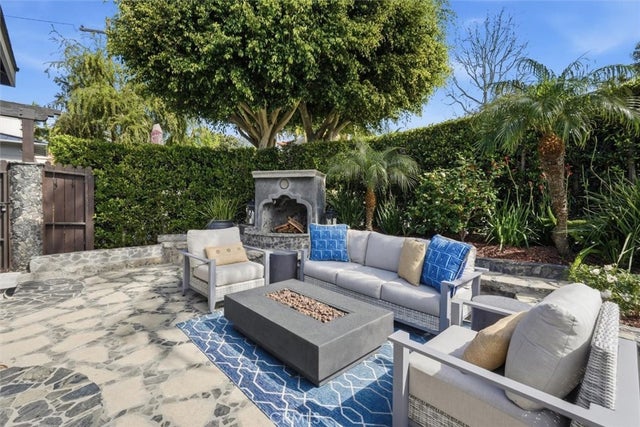 3013 Maple Avenue, Manhattan Beach.