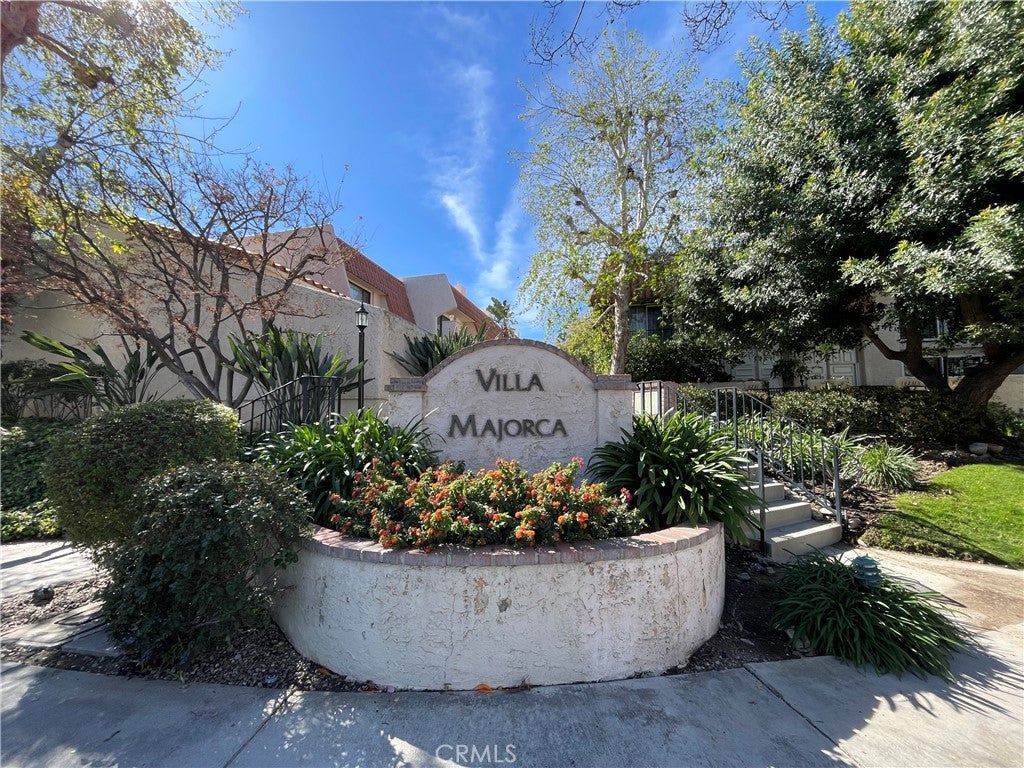 6223 Nita, Woodland Hills