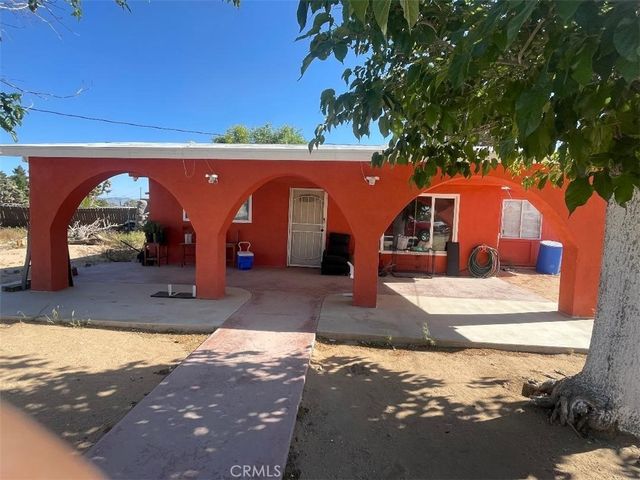 15823 Walnut, Hesperia