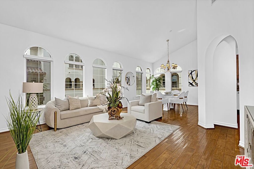 Photo of Listing #26656735