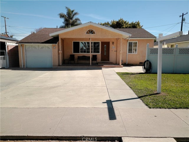 5942 Fidler, Lakewood