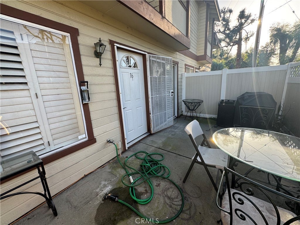 8939 Gallatin 16, Pico Rivera
