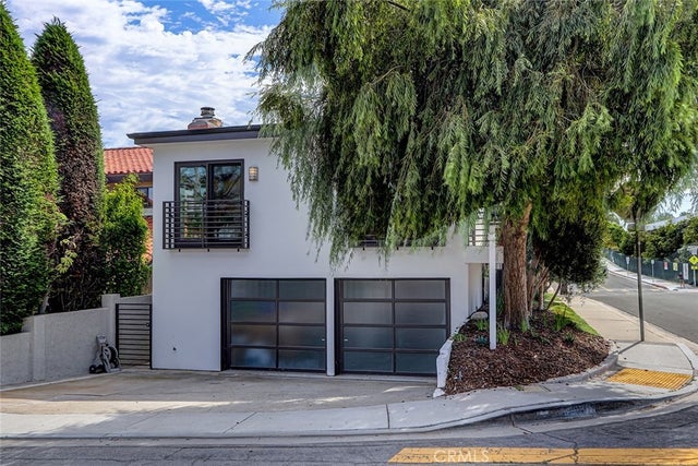 1500 2nd, Manhattan Beach.