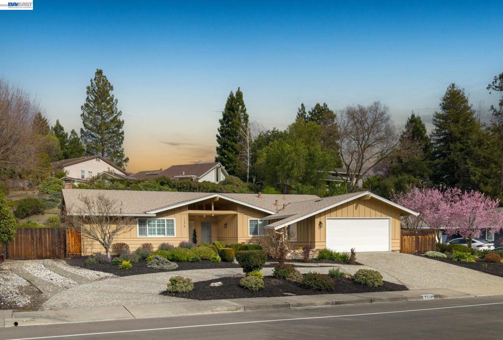 Photo of Listing #41125356