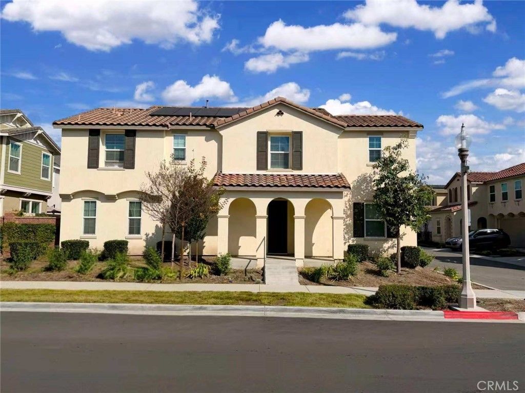 15981 Tanzinite Ln, Chino