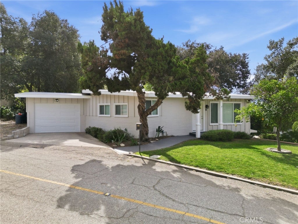 Photo of Listing #IV26037762