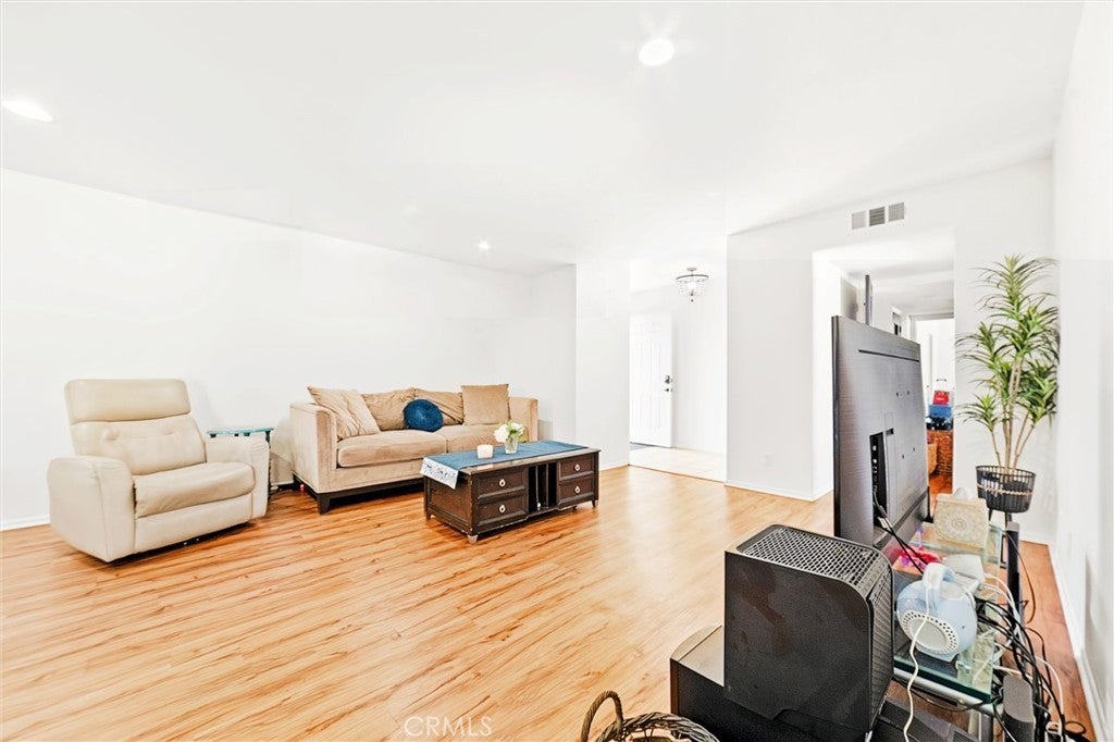 Photo of Listing #RS26032782