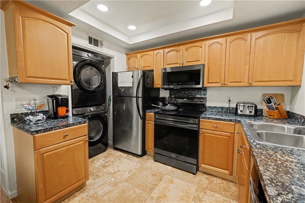 Photo of Listing #IV26043952