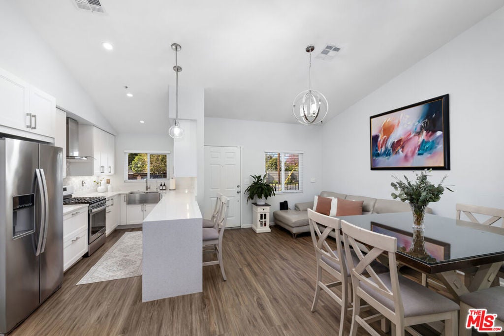 11377 Osborne Place 6, Sylmar