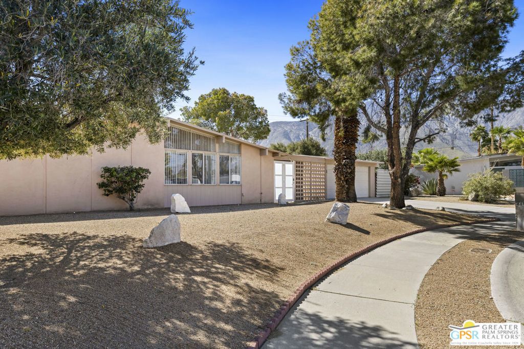 889 E Janet Circle, Palm Springs