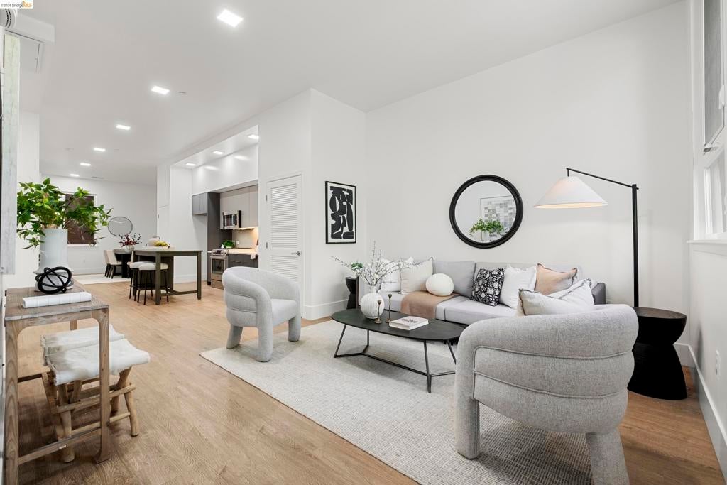 Photo of Listing #41125596