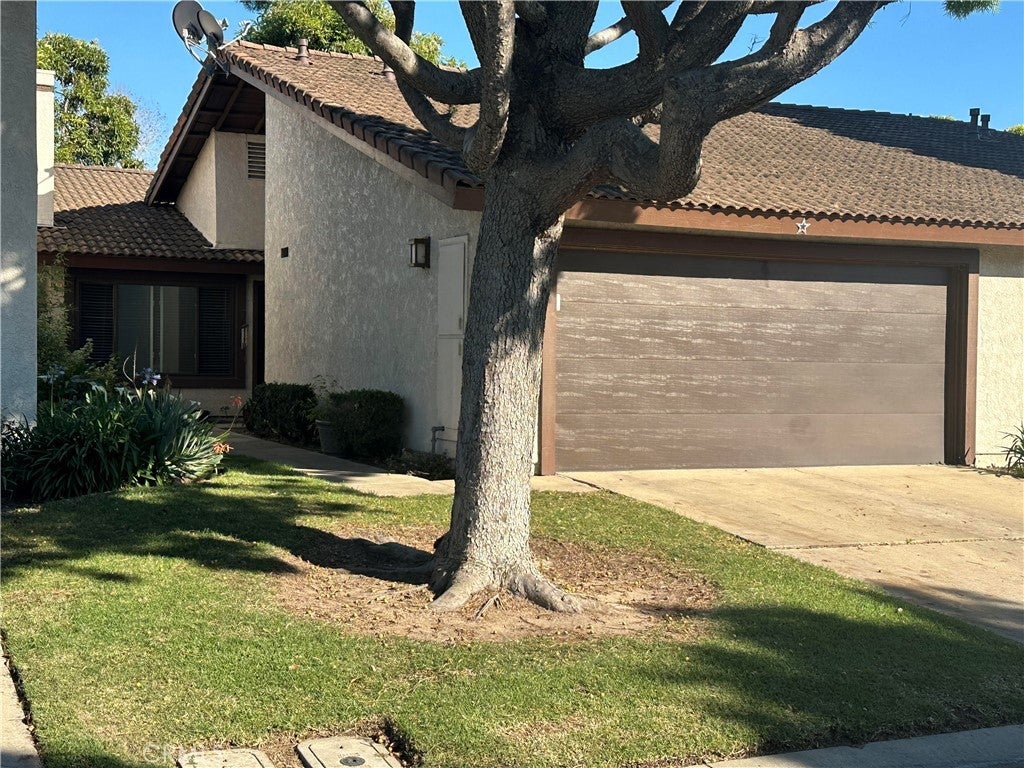1253 Estes, Santa Maria