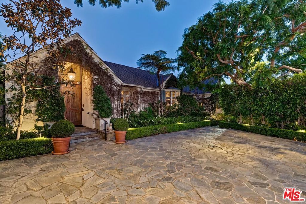 Photo of Listing #26657935