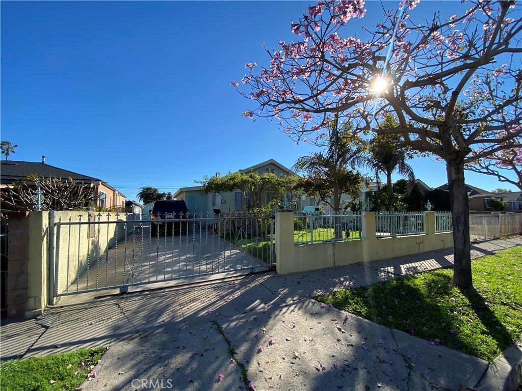 Photo of Listing #DW26044615