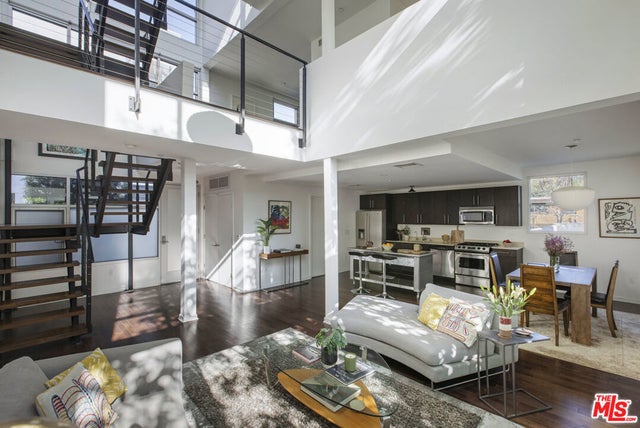 4111 W Sunset Boulevard # 220, Los Angeles