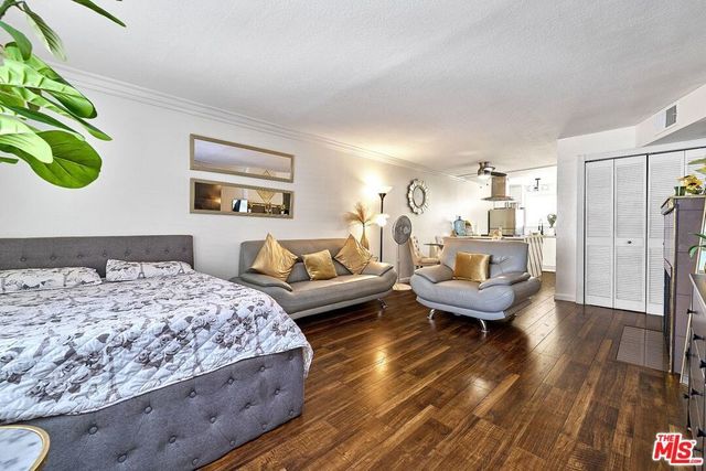 7045 Woodley Avenue # 110, Van Nuys