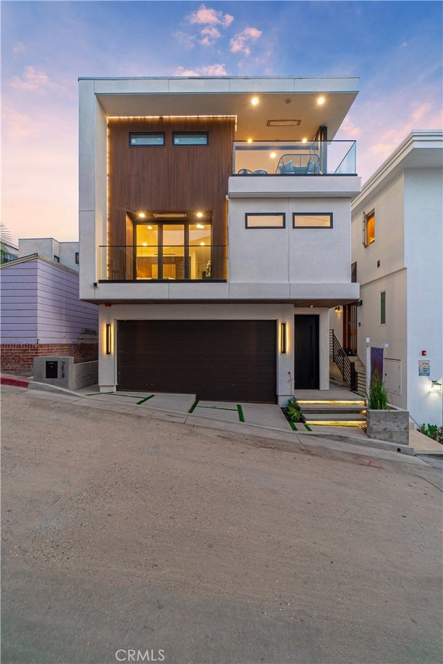 214 El Porto Street, Manhattan Beach.