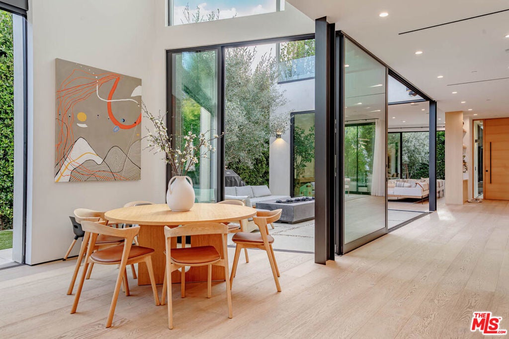 Photo of Listing #26658477