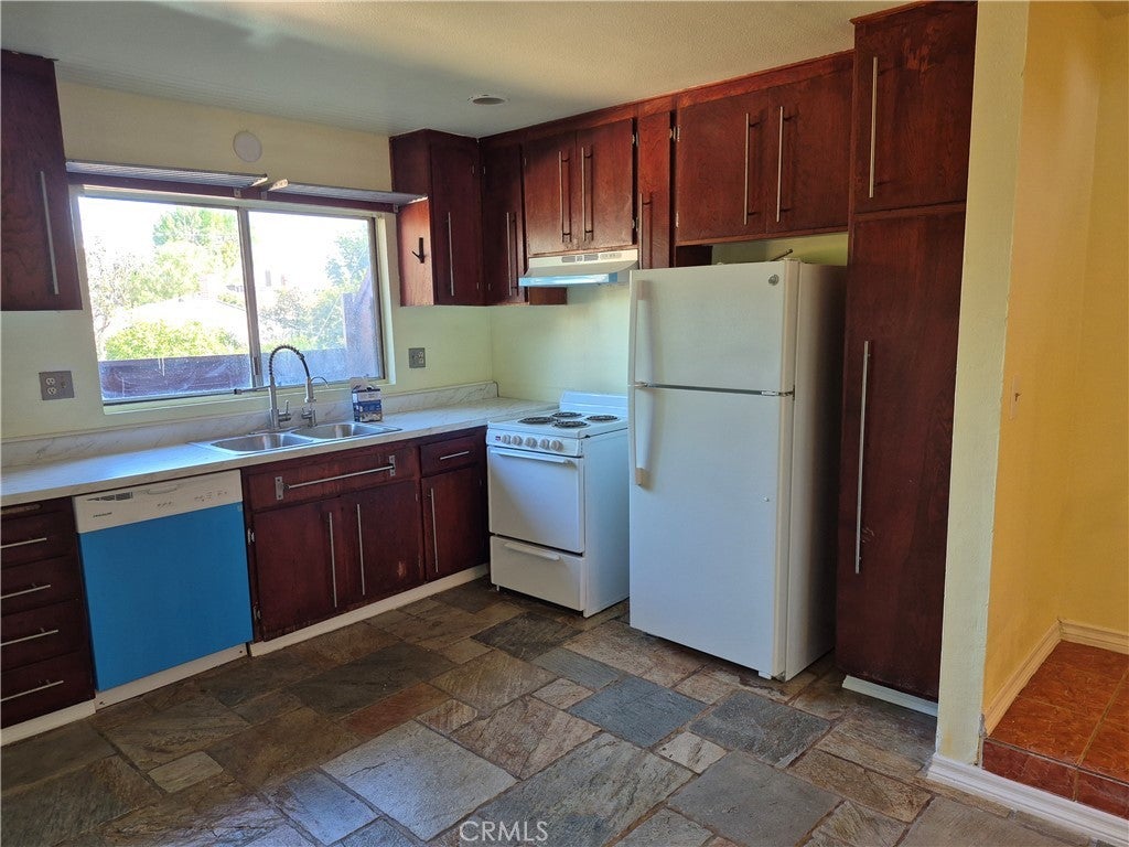 7320 Lennox Avenue E10, Van Nuys