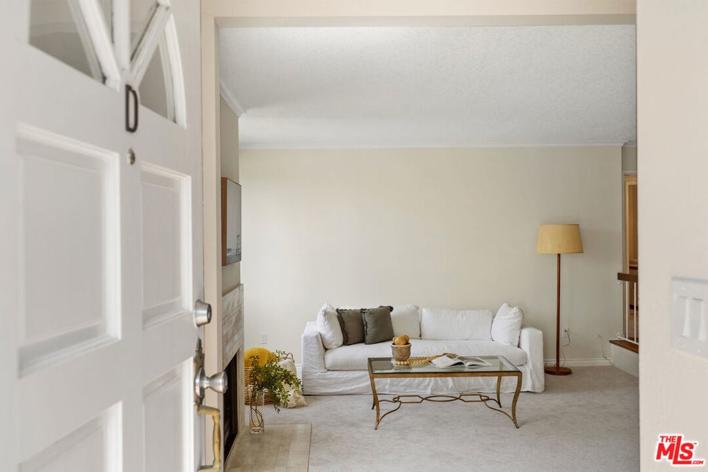 29125 Thousand Oaks Boulevard D, Agoura Hills