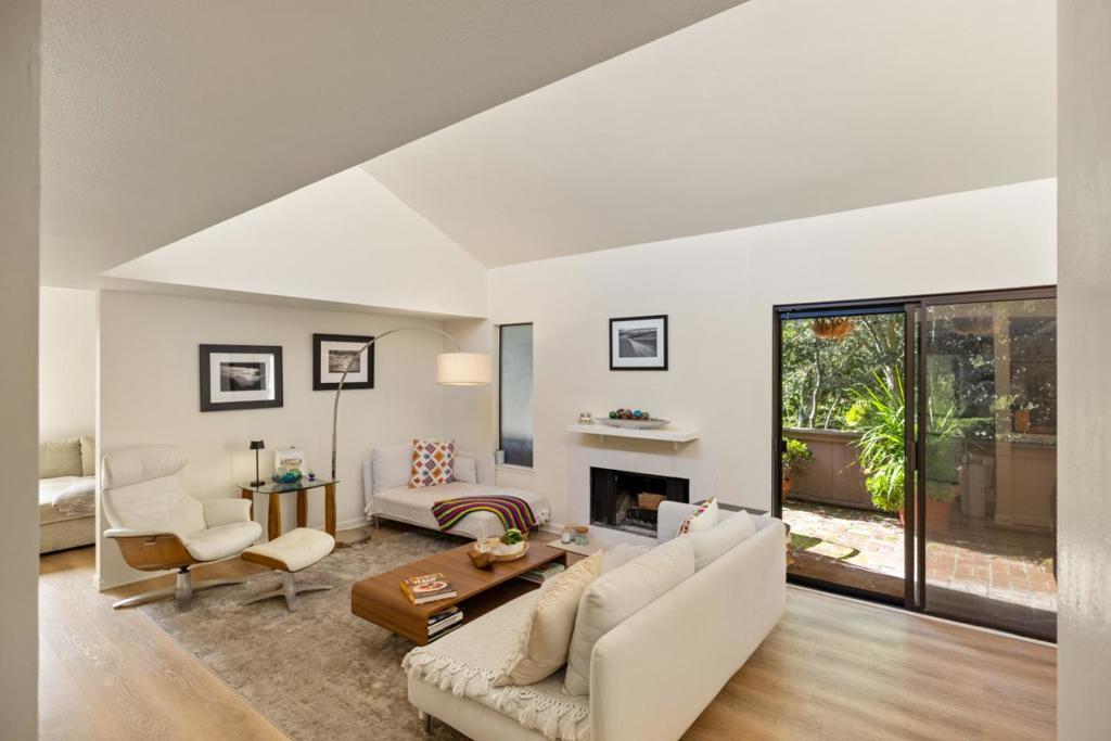 67 Montsalas Drive, Monterey