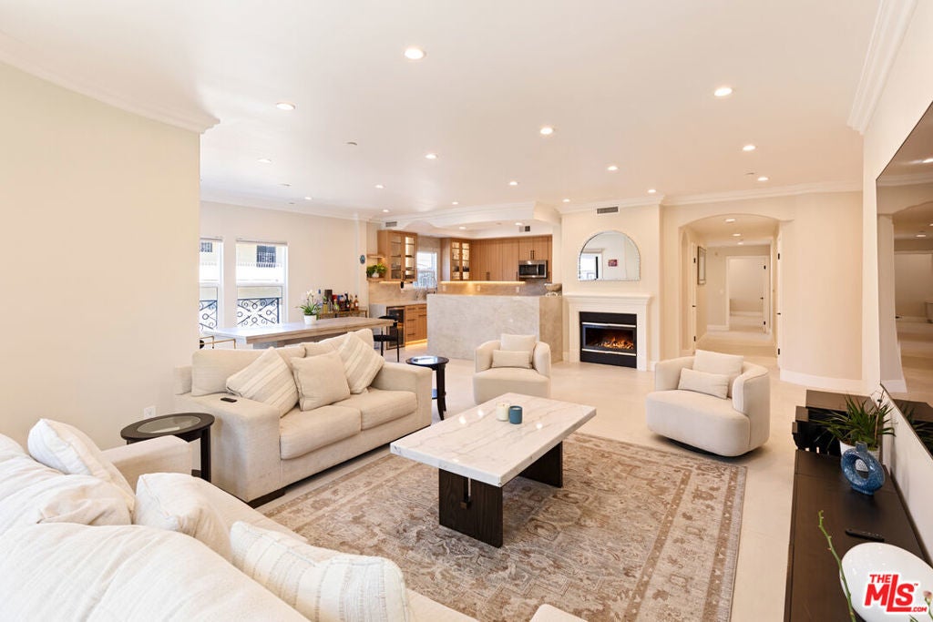 Photo of Listing #26658775