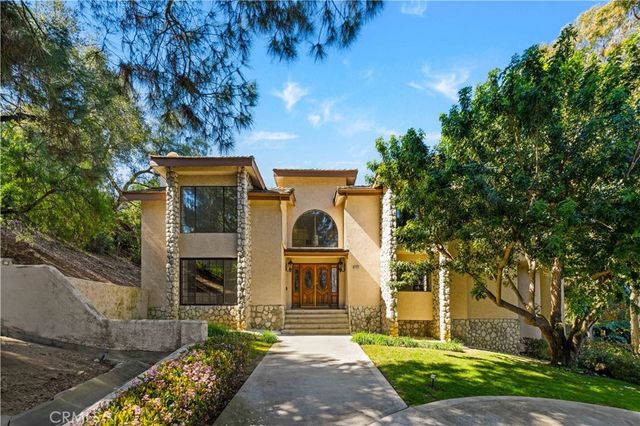 15930 Esquilime, Chino Hills