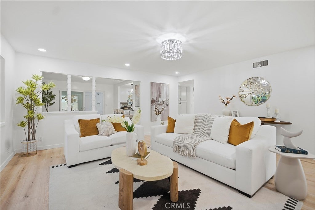 Photo of Listing #WS26045841