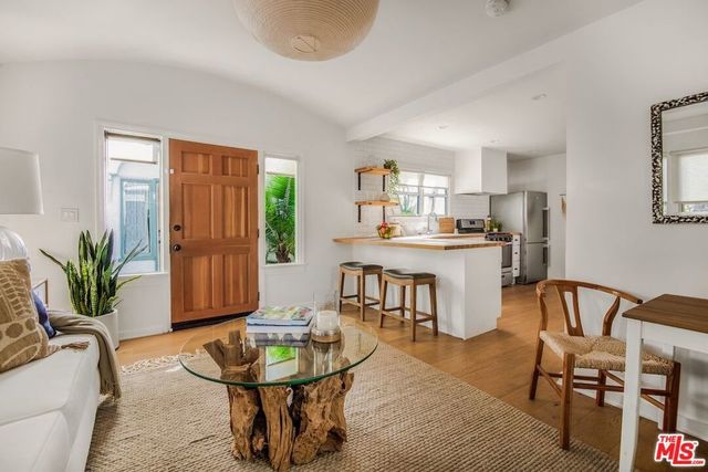 5848 1/2 Willoughby Avenue, Los Angeles