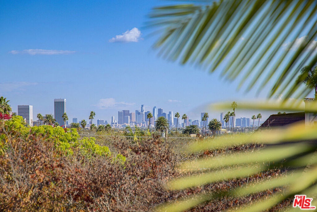 261 Reeves Drive Ph3, Beverly Hills