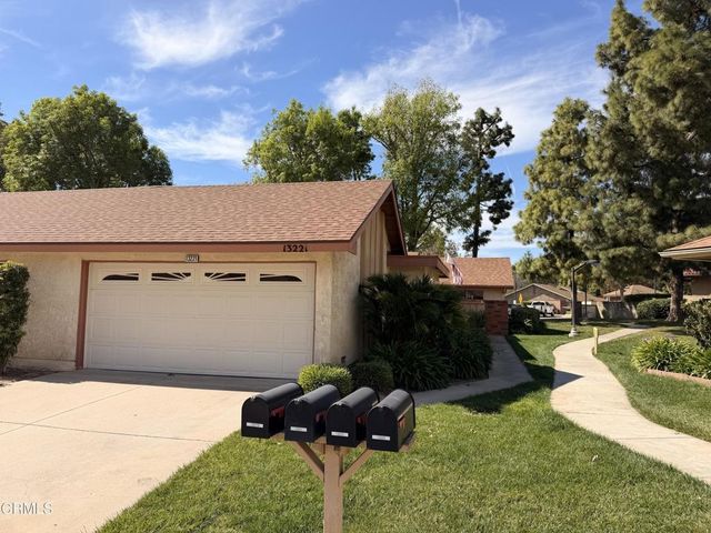 13221 Village 13, Camarillo
