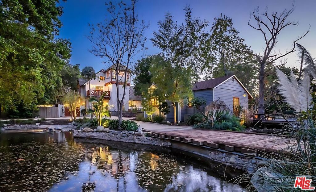 4750 Encino Avenue, Encino