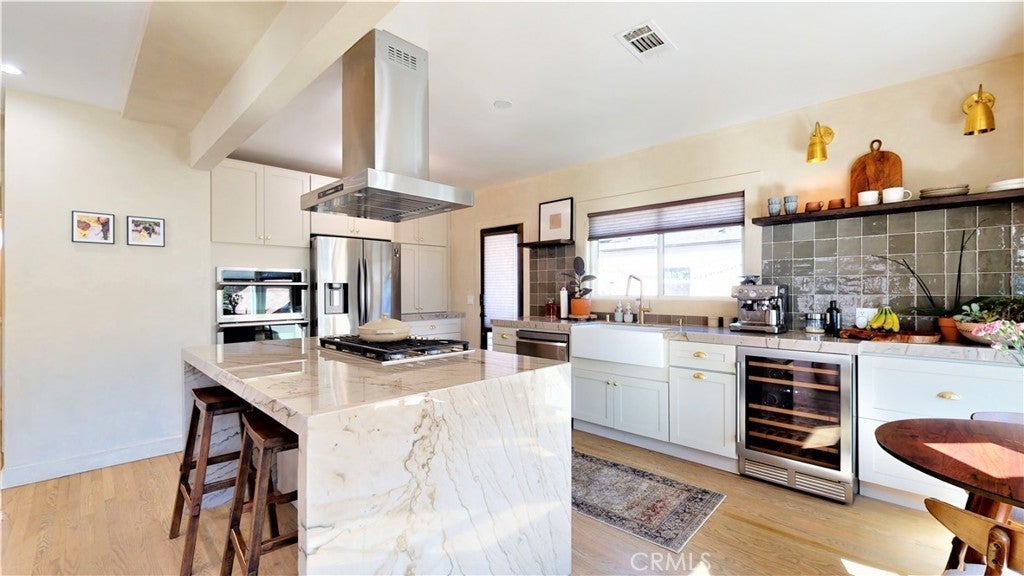 Photo of Listing #SR26046038