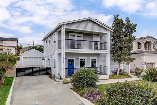 825 Center, El Segundo.