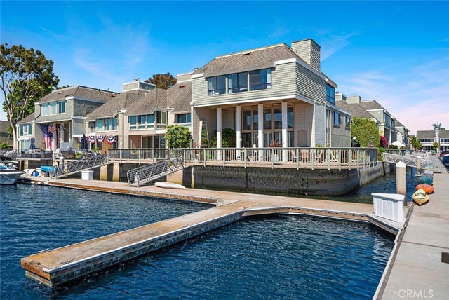 16445 Wimbledon Lane, Huntington Beach