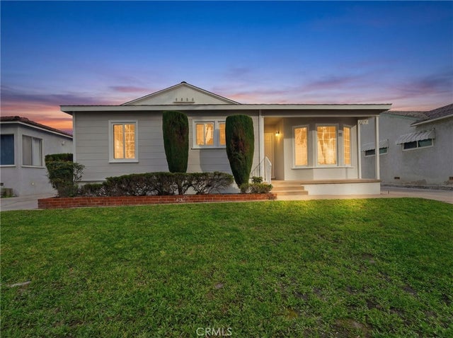 2917 Del Amo, Lakewood