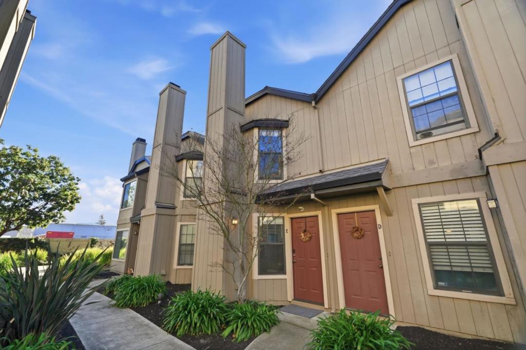 251 Gibson Drive E-54, Hollister