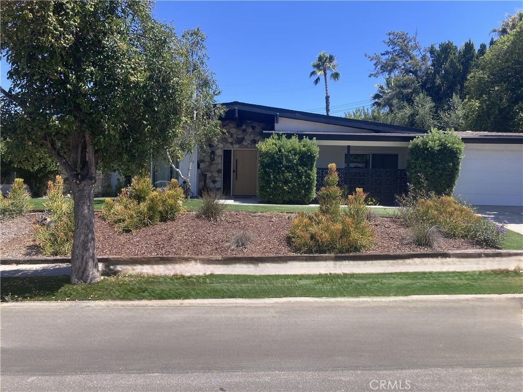 23540 Kivik Street, Woodland Hills