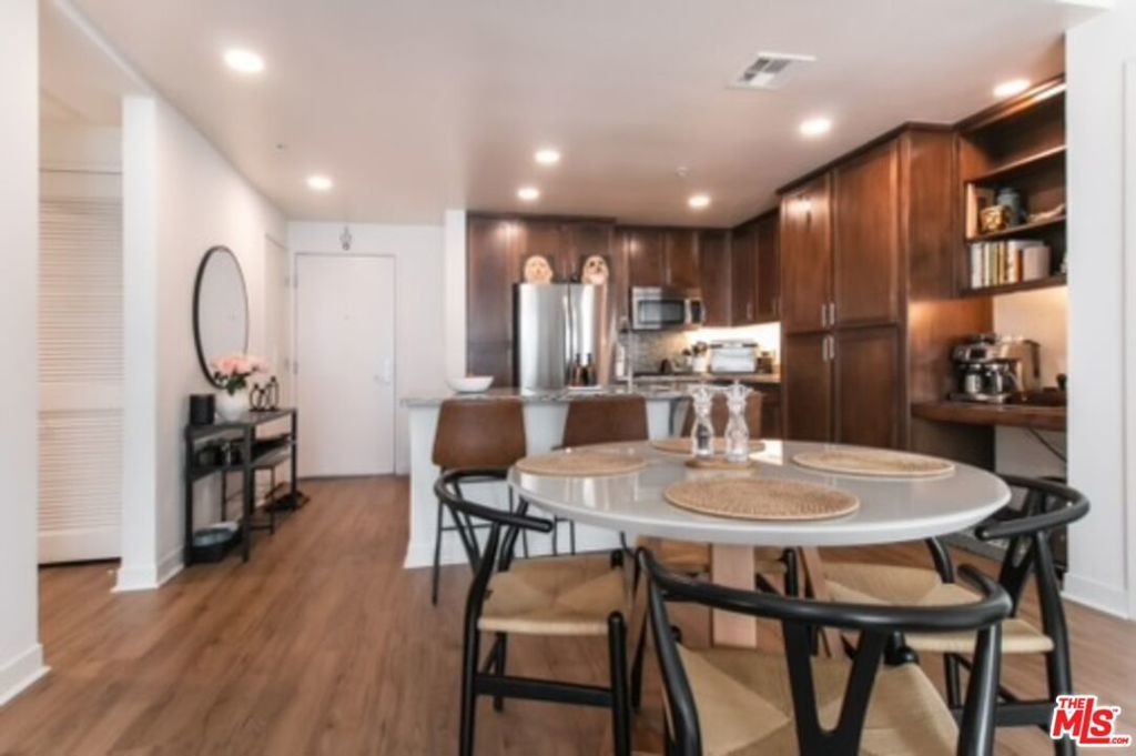 21301 Erwin Street 414, Woodland Hills