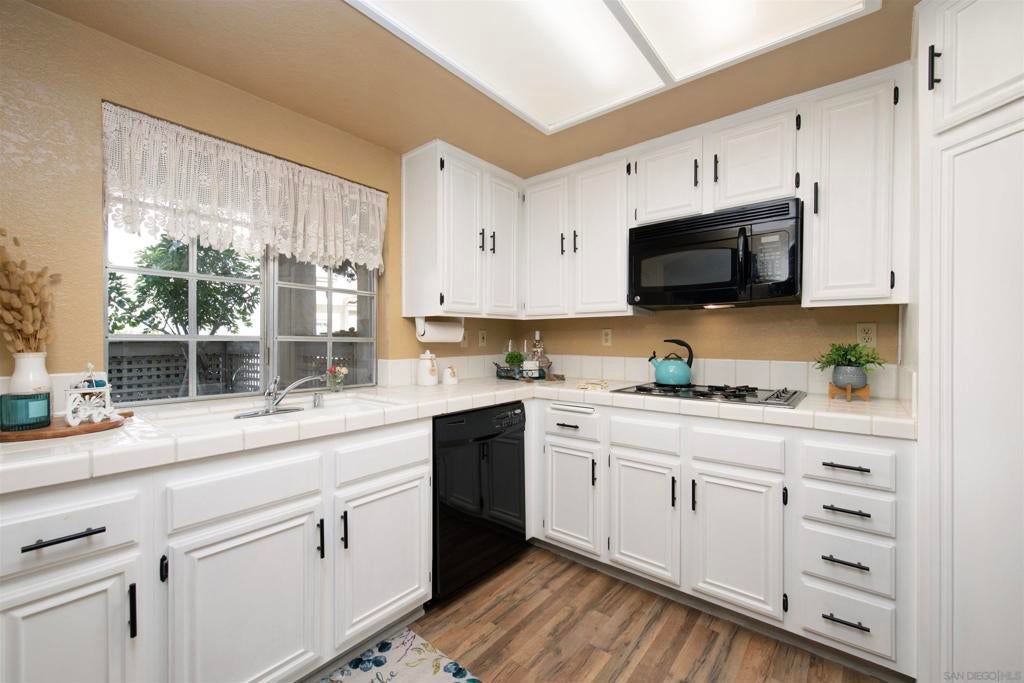 1050 La Tortuga Drive 15, Vista