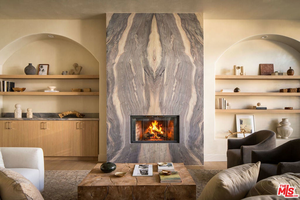 Photo of Listing #26656421