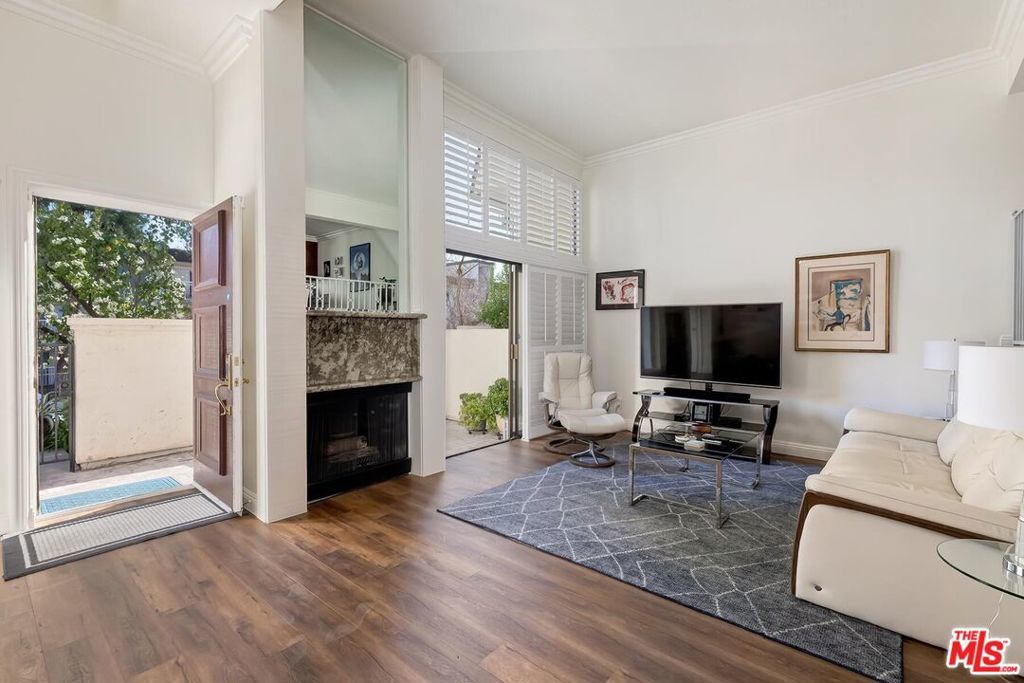 6263 Randi Avenue, Woodland Hills