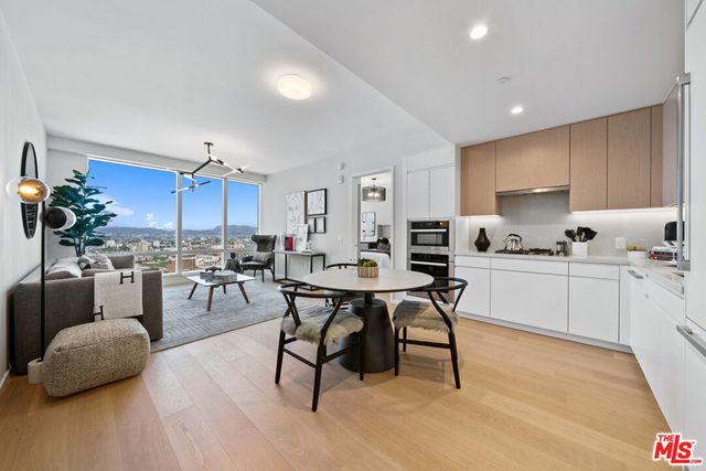 877 Francisco Street # 2212, Los Angeles