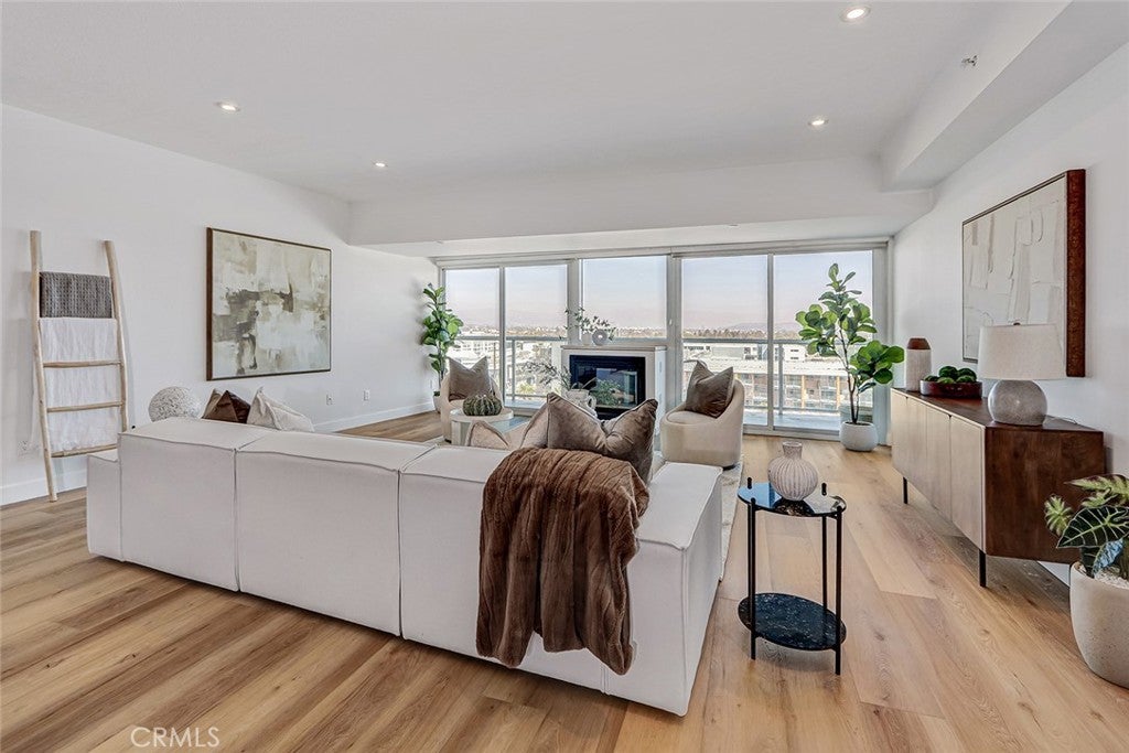 Photo of Listing #SB26046362