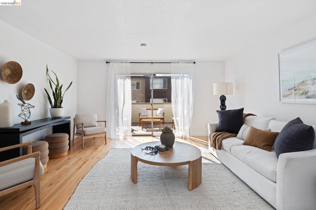 Photo of Listing #41125885