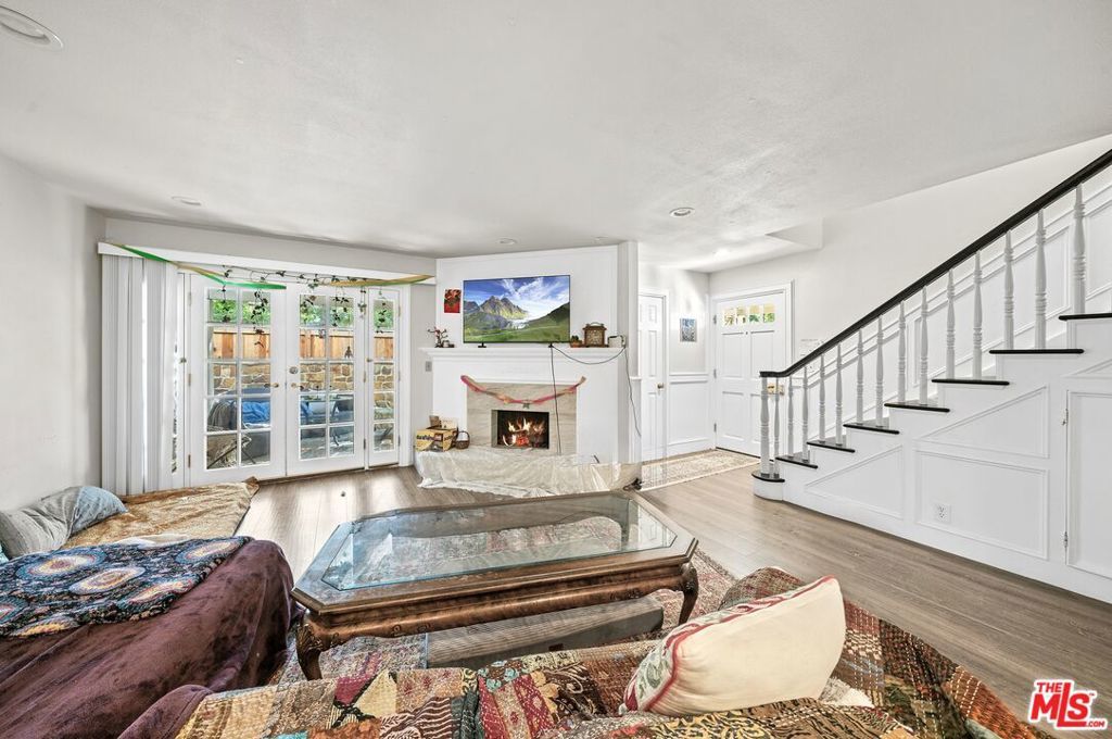 328 7th Street, Claremont