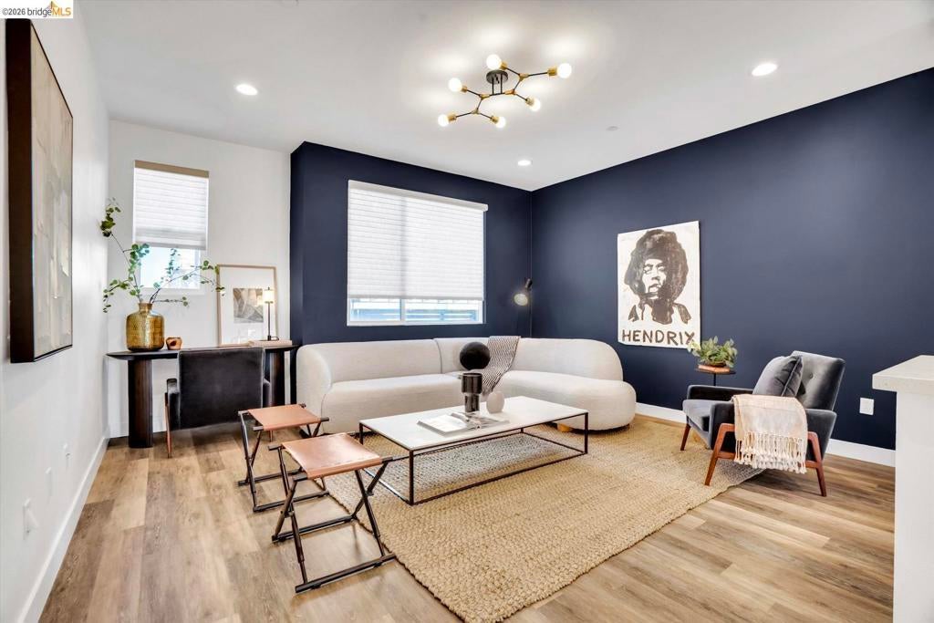 Photo of Listing #41125899